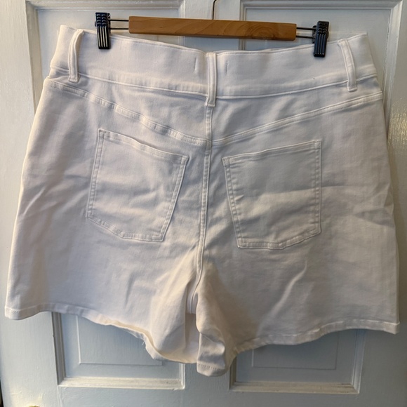 Spanx SPANXshape™ Original EveryWear Jean Short - Picture 4 of 7